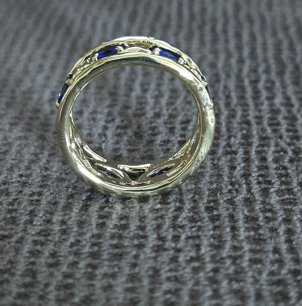 Zeyzey Gold💛 Double✌️ Band with Blue💙 Crystals💎 Ring💍 - NWT - Picture 8 of 16